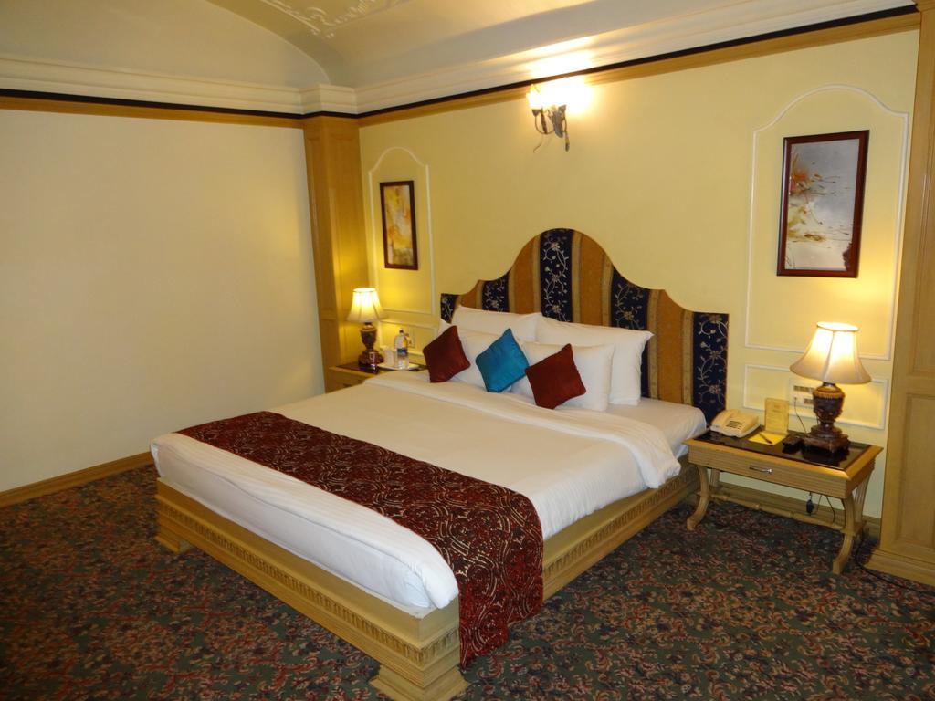 Hotel Babylon International Rāipur Zimmer foto