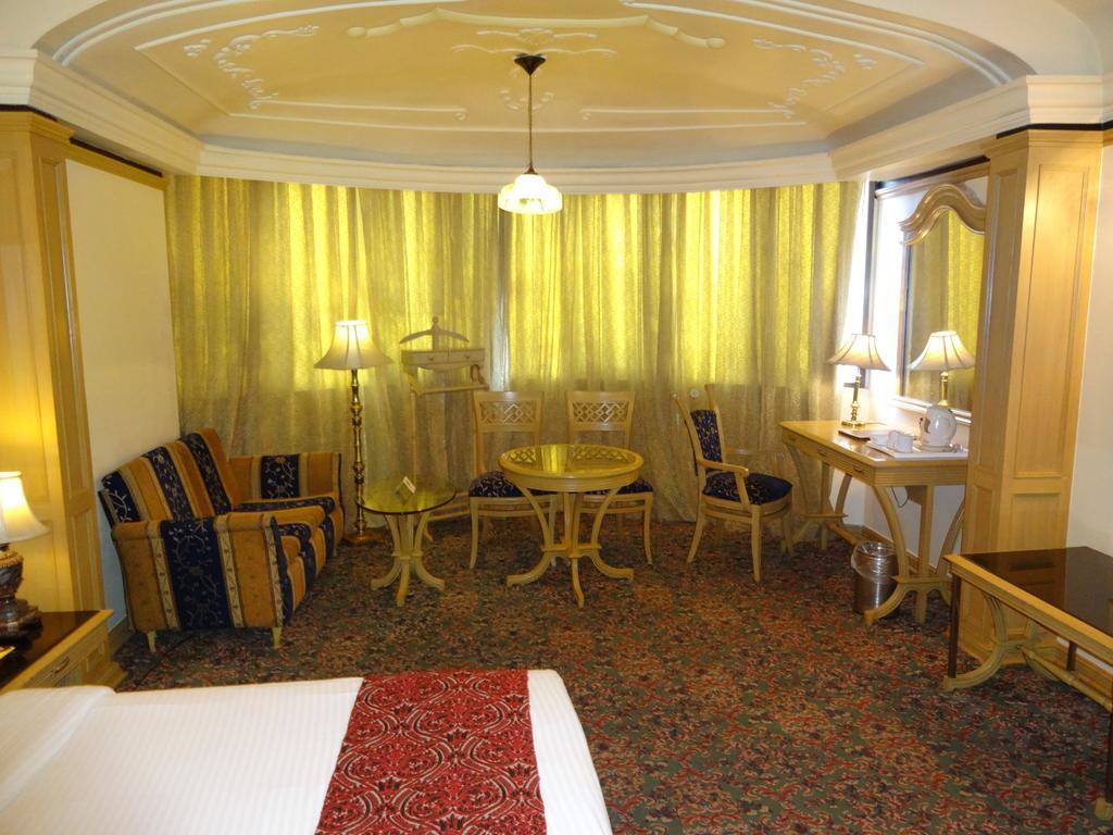 Hotel Babylon International Rāipur Zimmer foto
