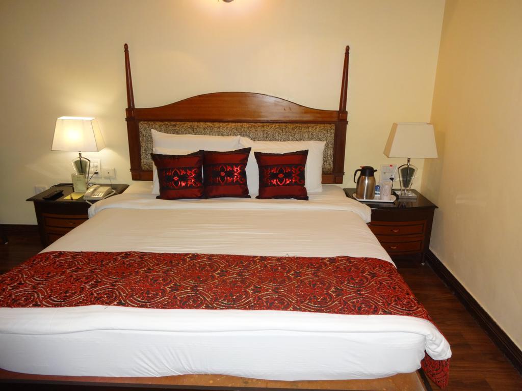 Hotel Babylon International Rāipur Zimmer foto
