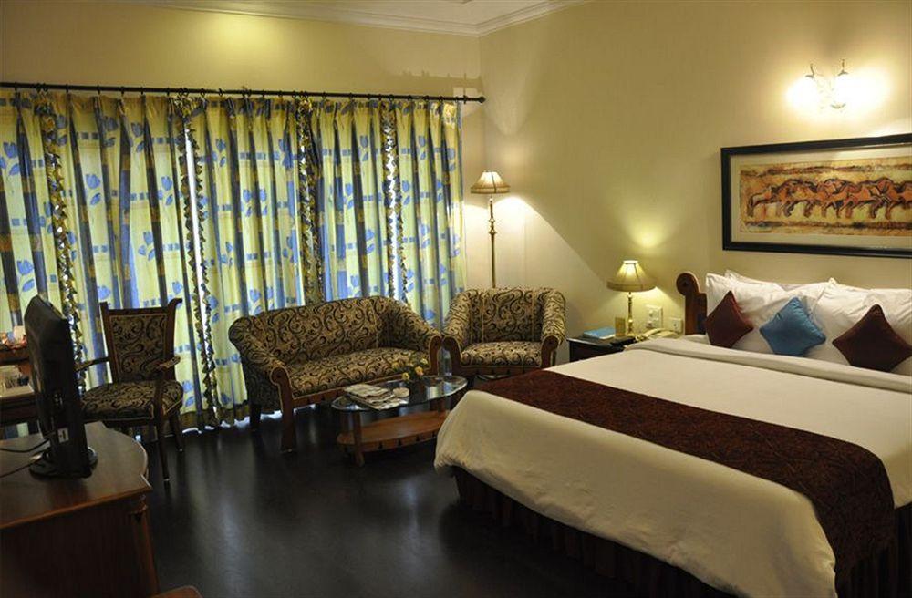 Hotel Babylon International Rāipur Exterior foto